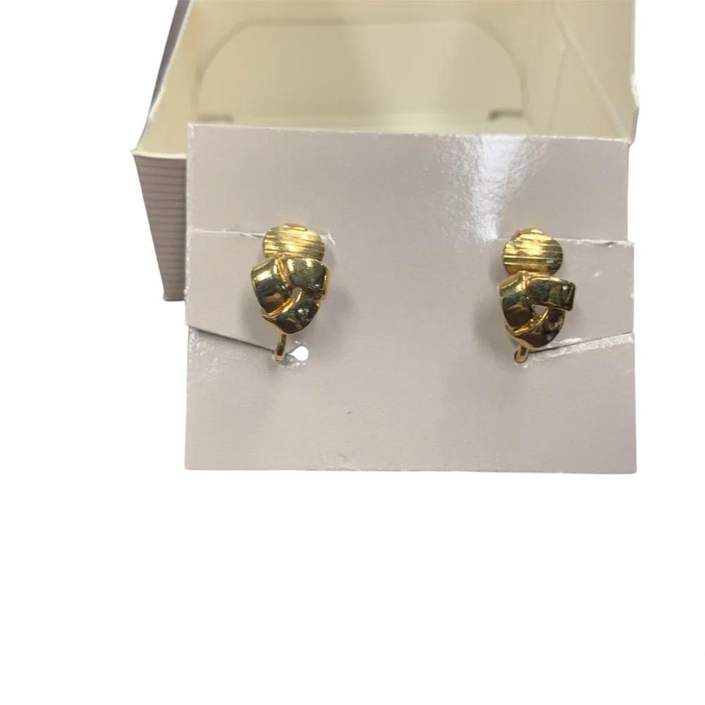Avon small tailored knot clip earrings NIB vintage 1989 collection